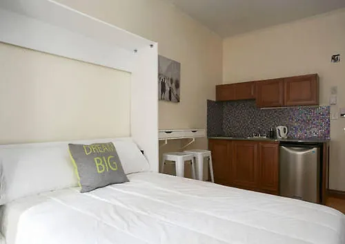 Destination Stays Montreal Downtown