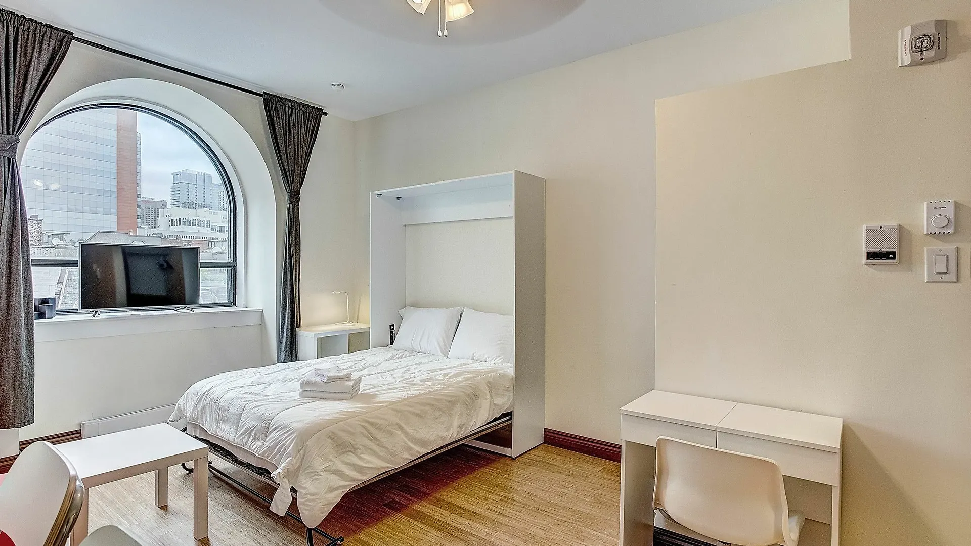 Destination Stays Montreal Downtown